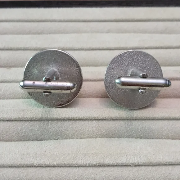 Vintage left and right pointng fingers cufflinks - Picture 2 of 4
